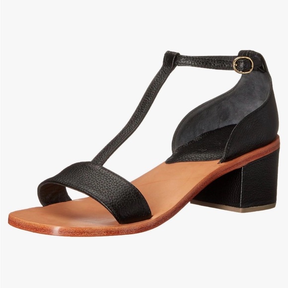 Rachel Comey ‘Cleo’ T Strap Black Leather Sandals. Size 8